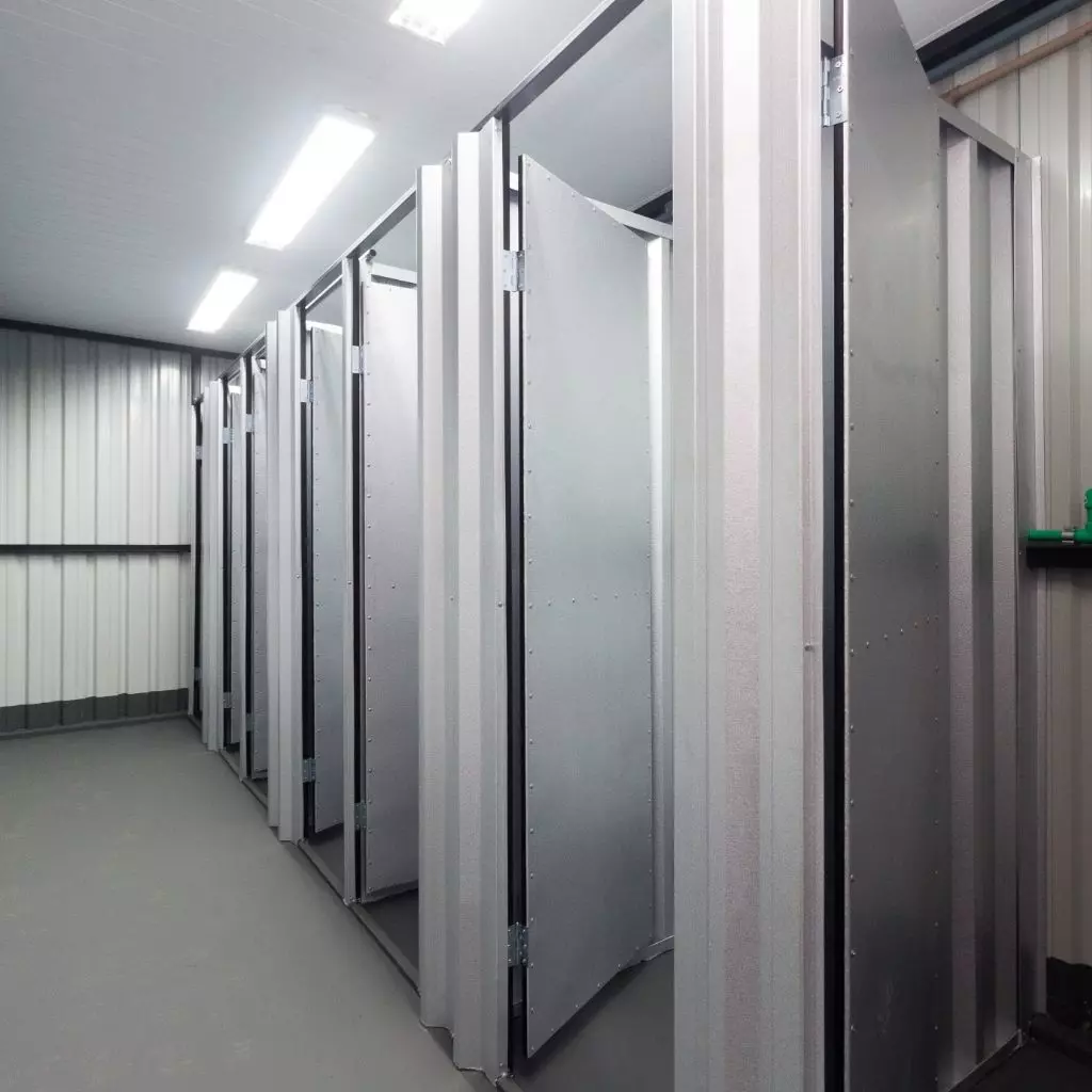 Container banheiro modular disponível para aluguel — ideal para obras