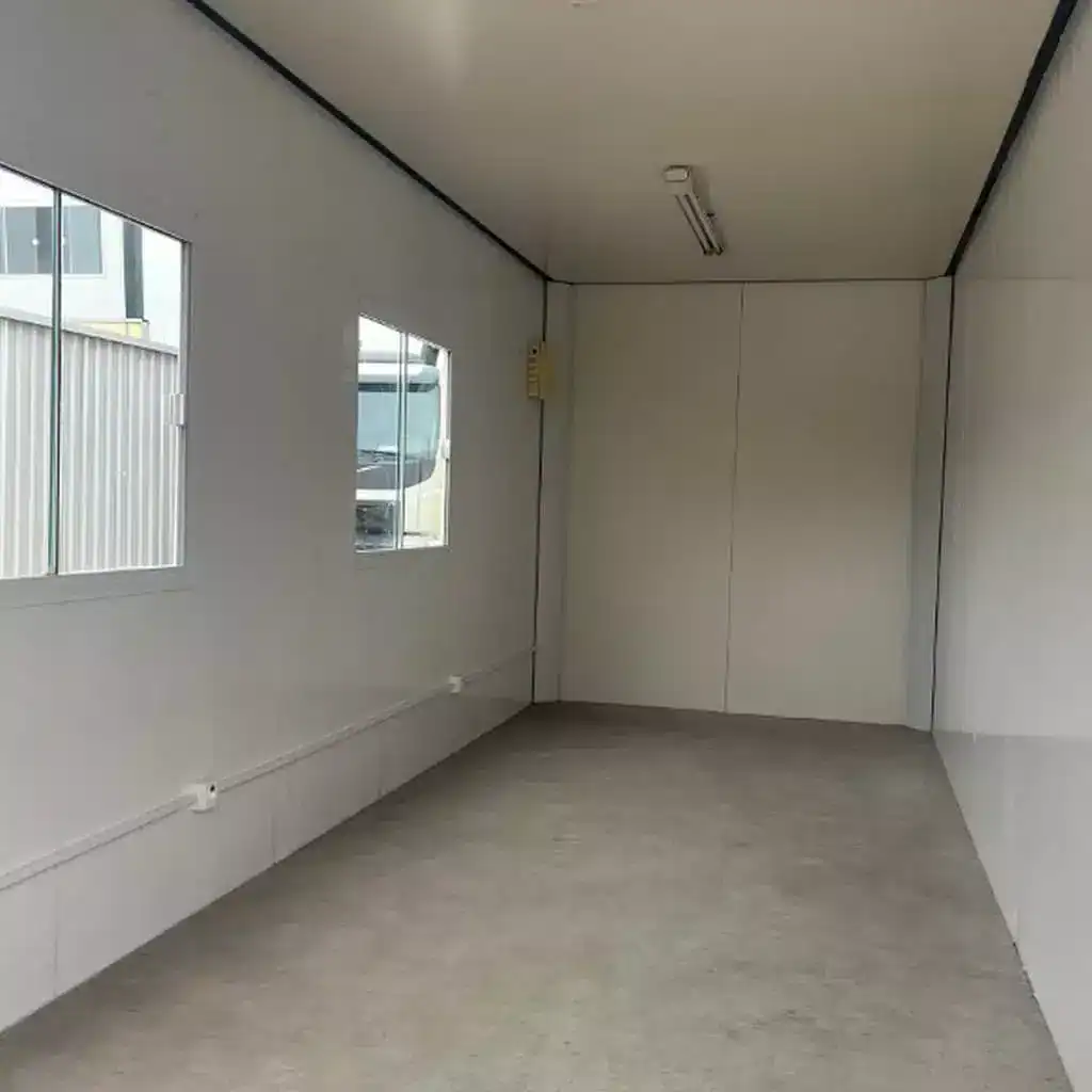 Escritório modular AGISA sem banheiro — modelo compacto e termoacústico.