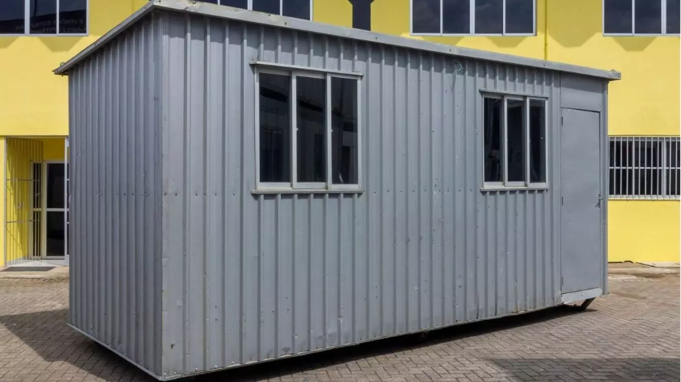 Container escritório modular para obra — modelo AGISA.