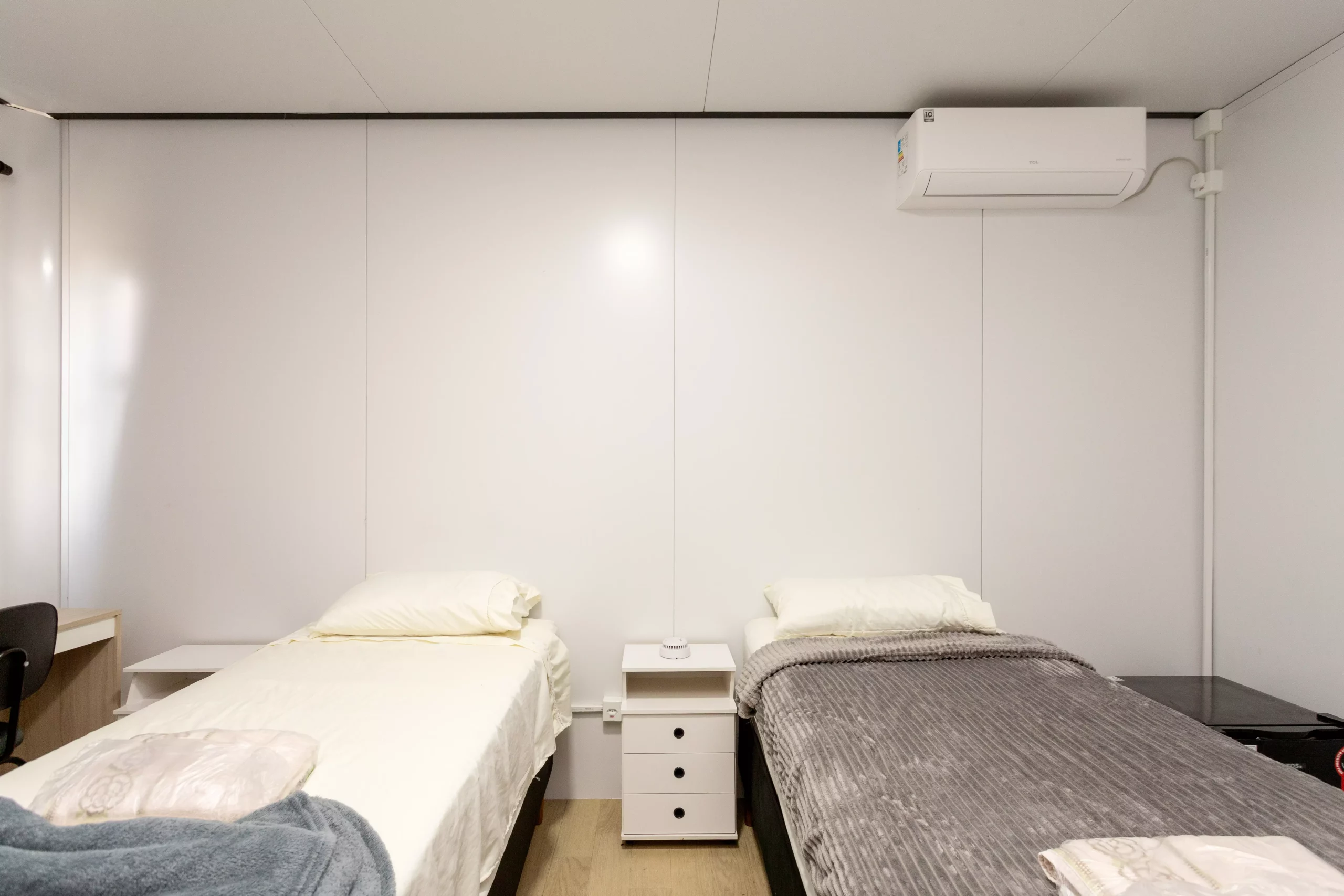 Hotel container modular AGISA com quartos termoacústicos e montagem rápida