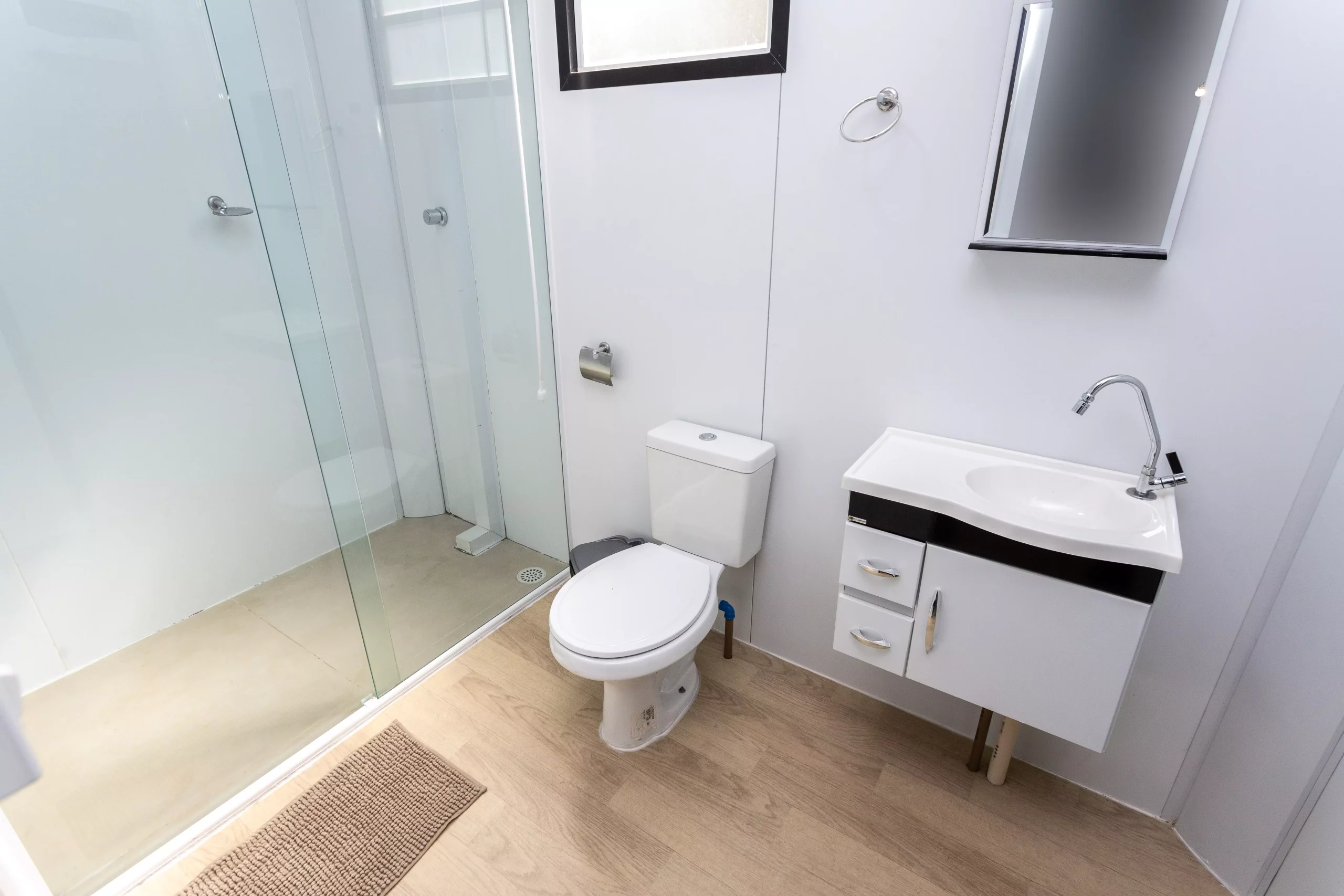 Hotel container modular AGISA com quartos termoacústicos e montagem rápida