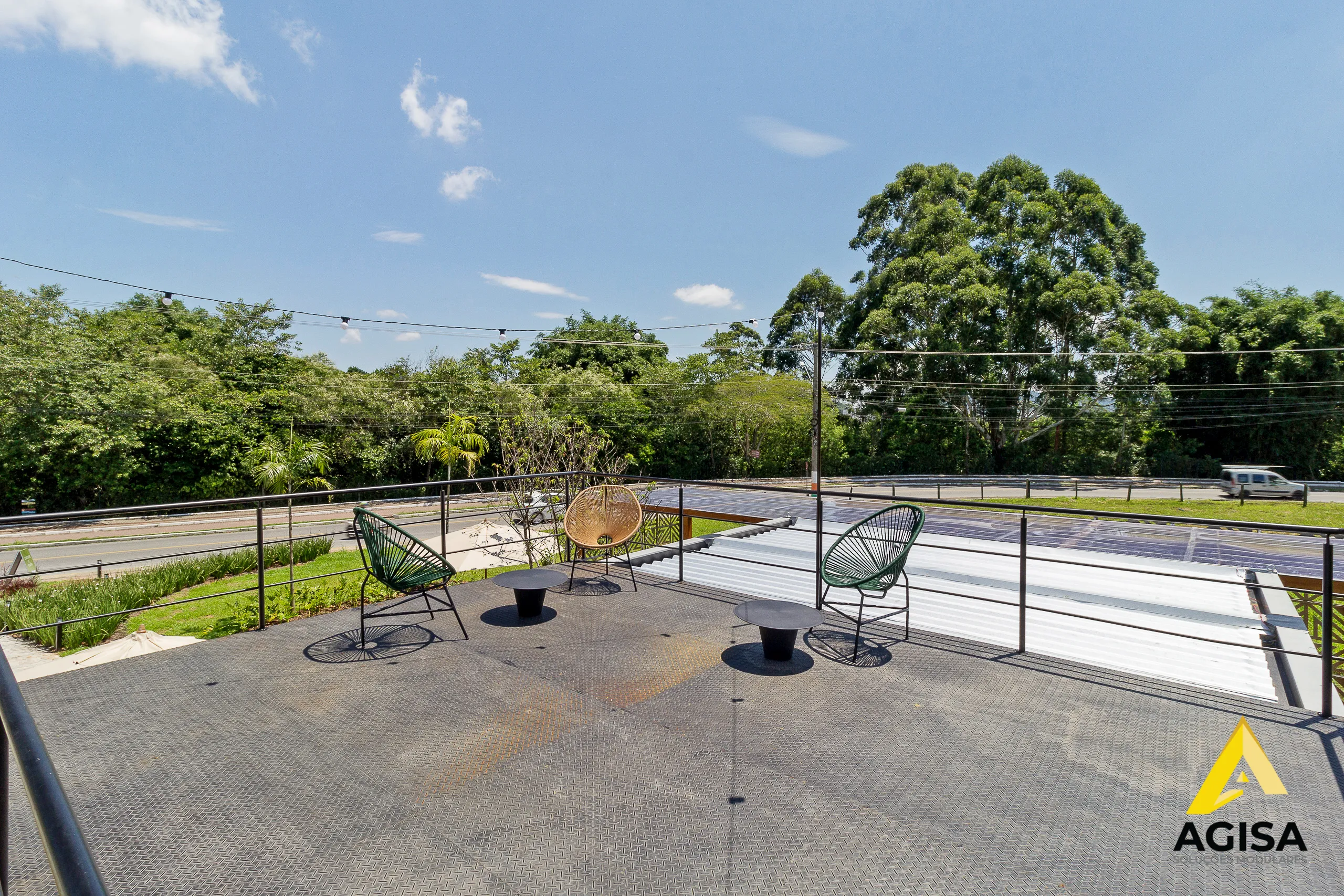 Plantão de vendas modular AGISA com estrutura metálica e fachada moderna