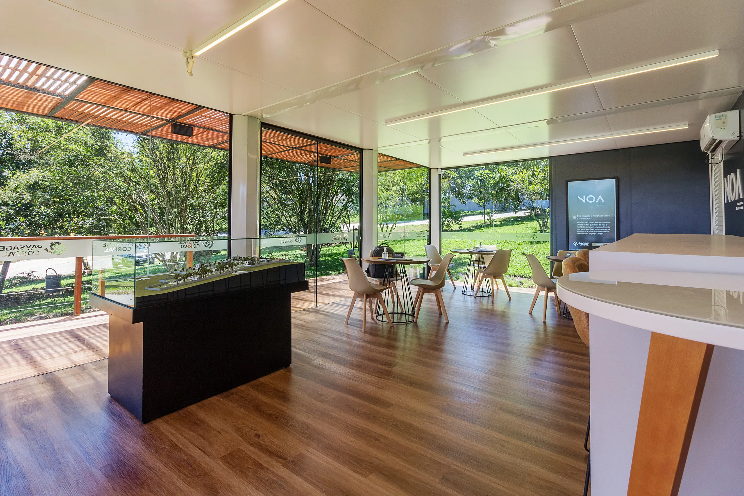 Plantão de vendas modular AGISA com estrutura metálica e fachada moderna