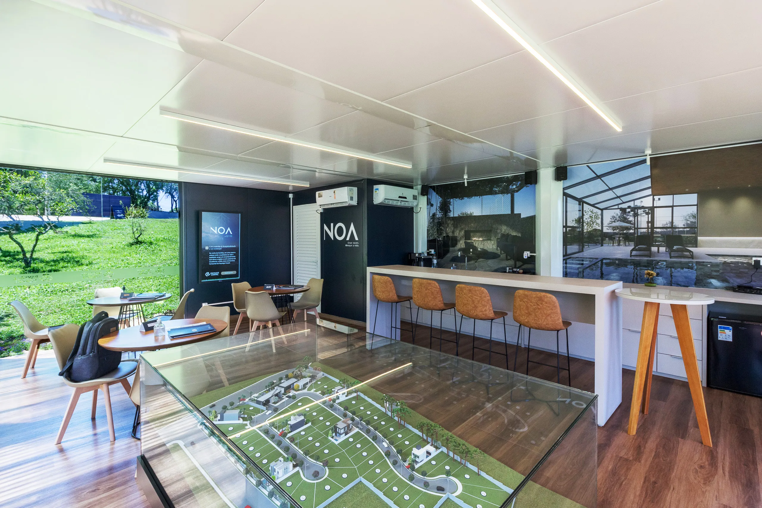 Plantão de vendas modular AGISA com estrutura metálica e fachada moderna