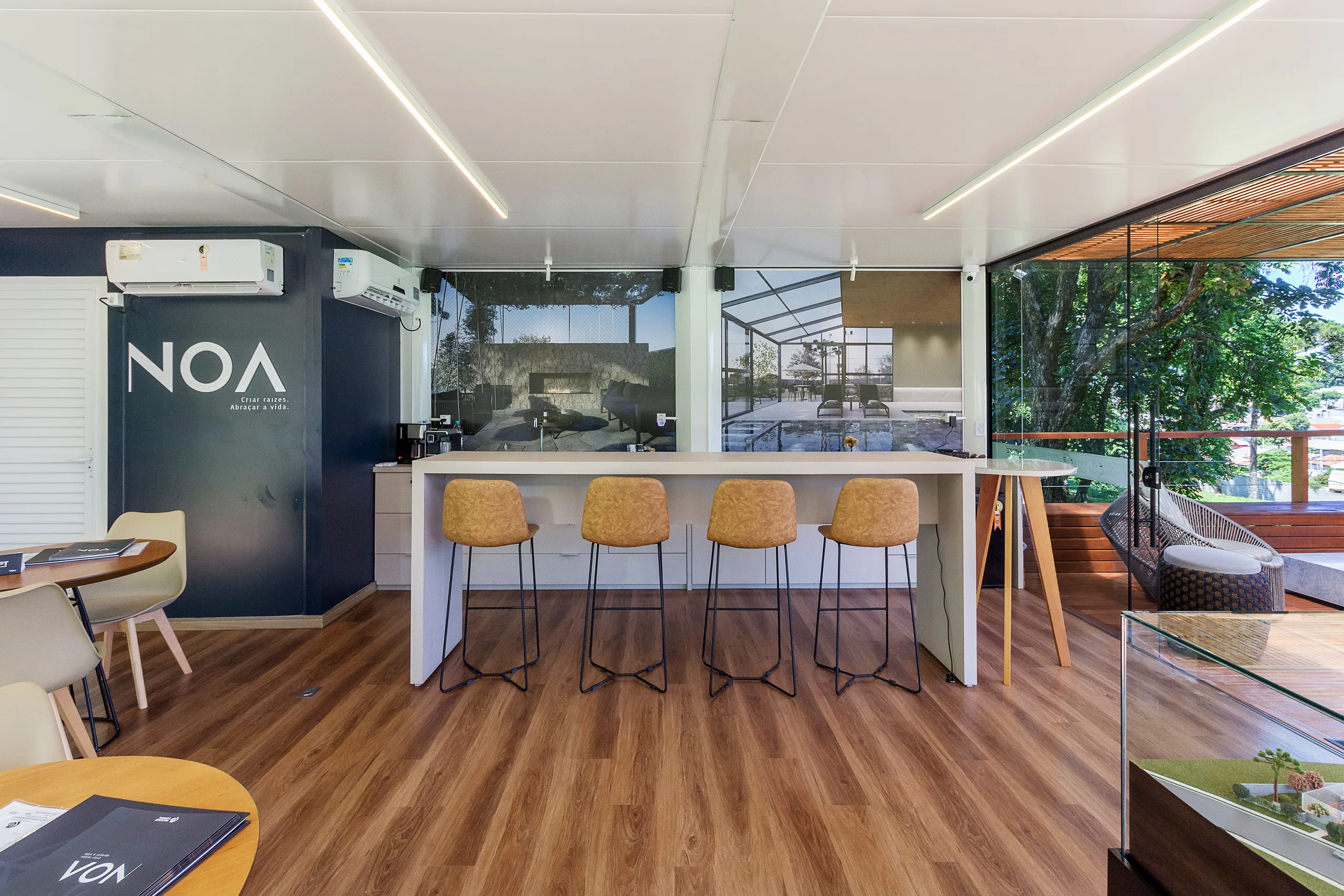 Plantão de vendas modular AGISA com estrutura metálica e fachada moderna